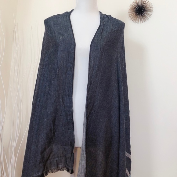 Calvin Klein Geometric Border-Stripe Scarf - Picture 1 of 4